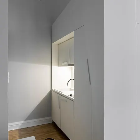 Chelmonskiego 8-03 By Farkas