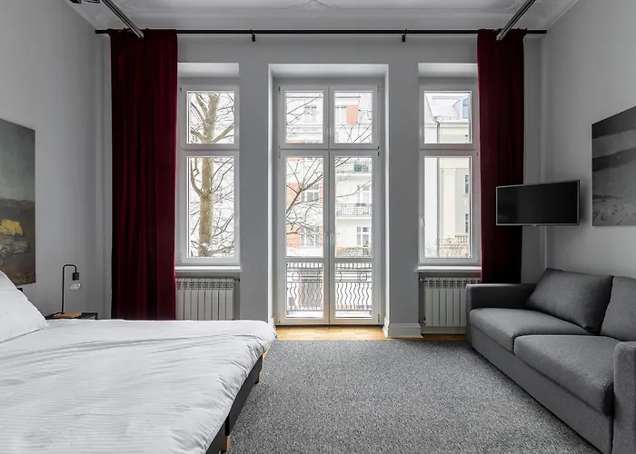 Chelmonskiego 8-03 By Farkas