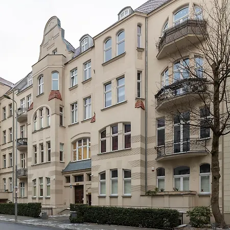 Appartamento Chelmonskiego 8-03 By Farkas *