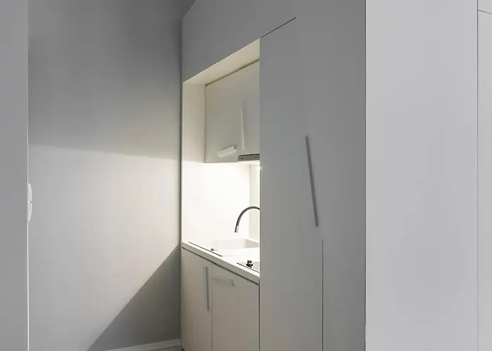 Chelmonskiego 8-03 By Farkas